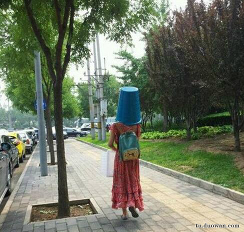 内涵图第1395发：每个美女都有一个致命的自拍角度