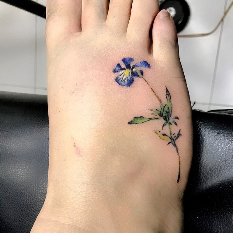 悄然盛放，脚背小清新花卉彩绘纹身