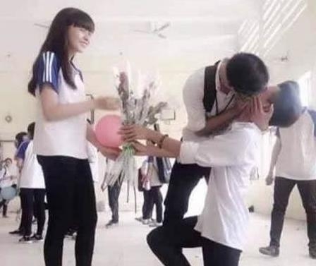 室友：你怎么会是这样的人，不是说好做彼此的天使吗