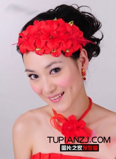 玫瑰花中式新娘发型 超美的玫瑰花中式新娘发型图片