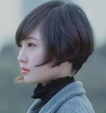 女生短发型 直发 职场女生时尚烫直发型图片