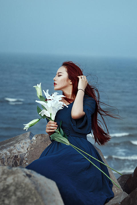 文艺黑白美女手机壁纸 文艺小清新清纯美女手机壁纸图片