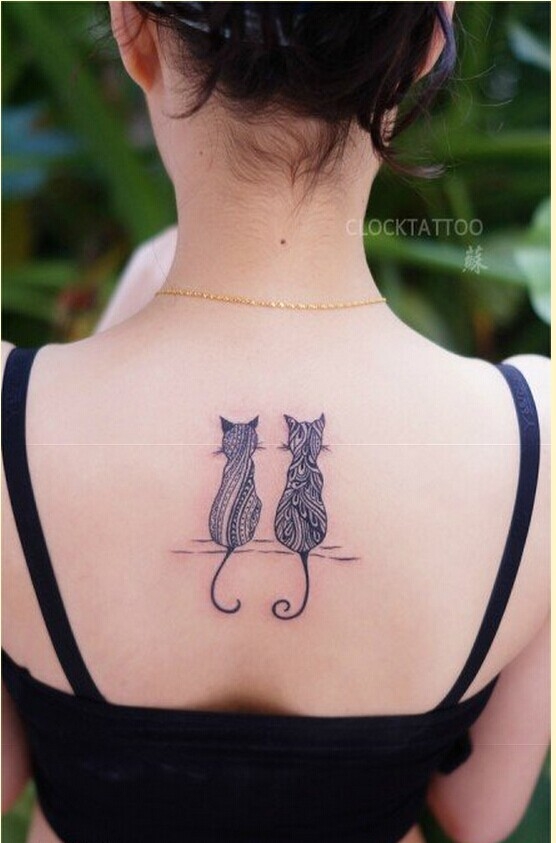 时尚女性背部个性猫咪刺青图片欣赏图片