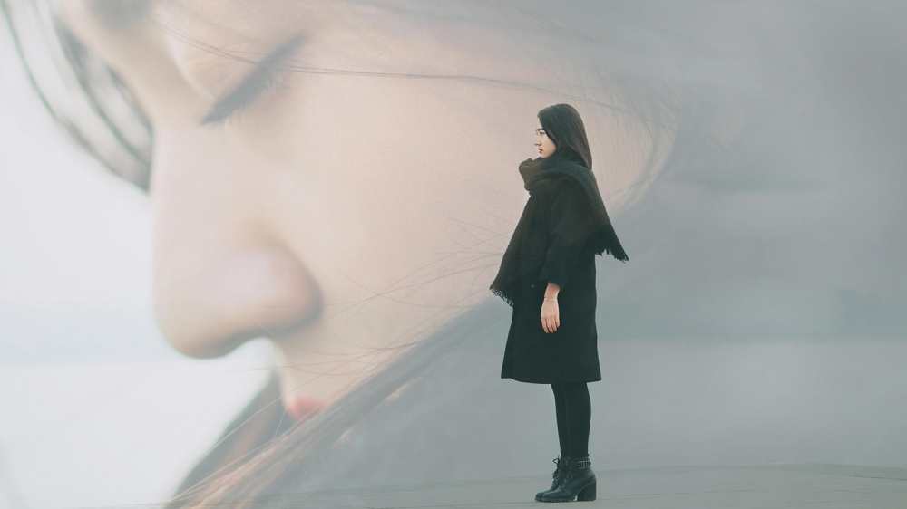 气质文艺美女摄影图片高清电脑桌面主题壁纸下载