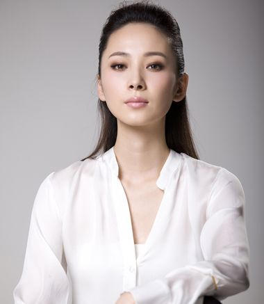 大脸女生长发发型 中发大脸女生烫什么发型好看