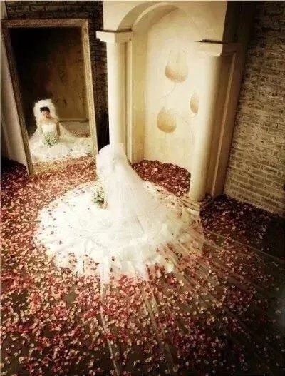 艳妹儿:每个女孩心中的梦。