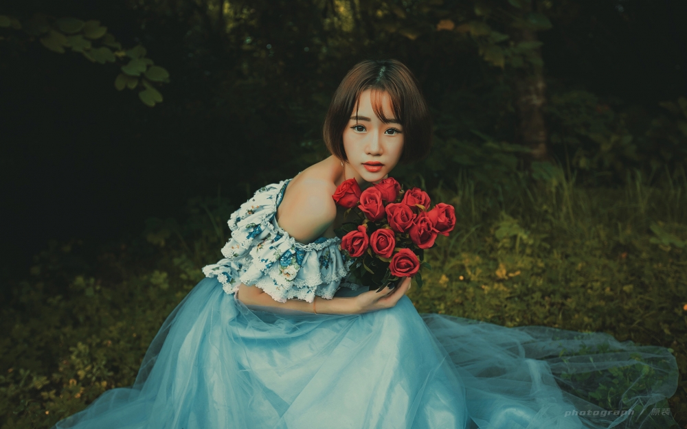 少女情怀总是诗短发少女丛林唯美写真电脑高清壁纸