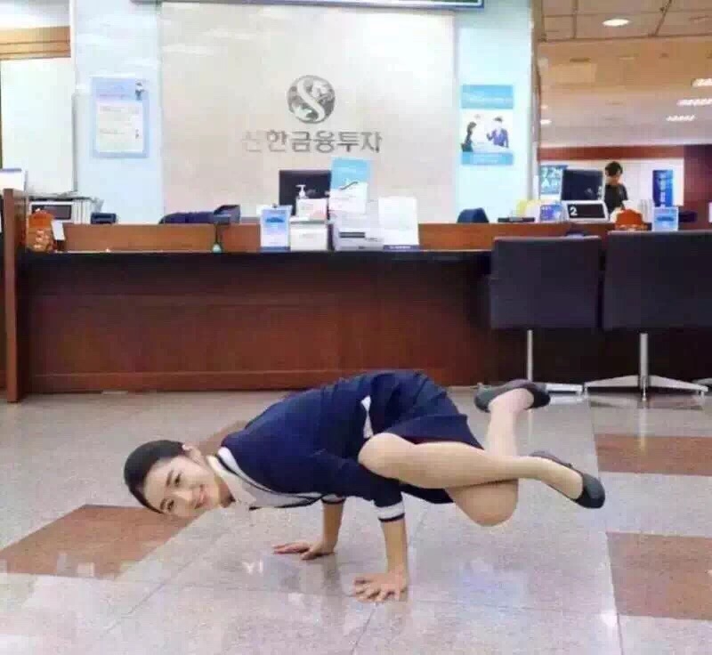 美女肯定是练过啊