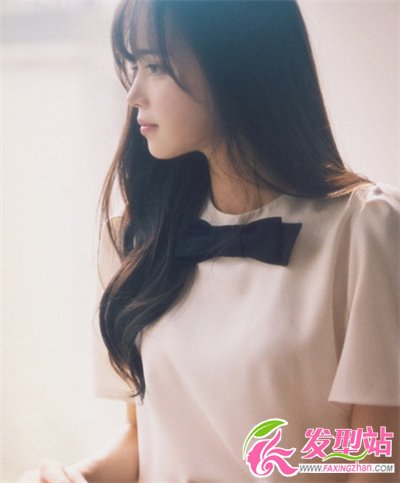 女生长发发型卷发发型图片 秋季长发女生浪漫卷发发型图片精选合集