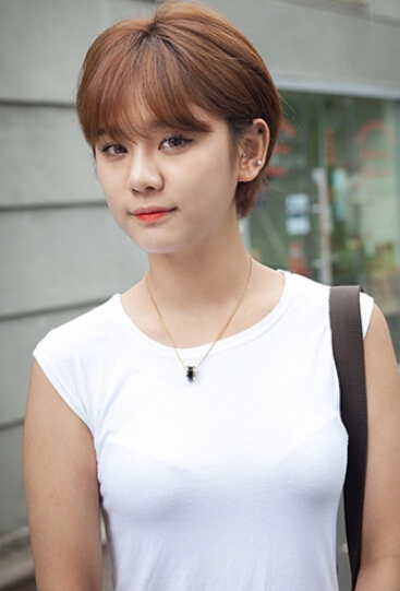 女生短发留什么刘海好看 因人而异