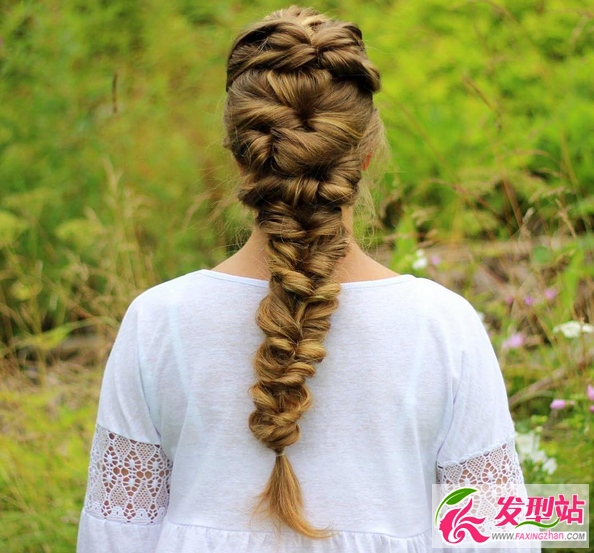长发女生最美扎发 波西米亚编发浪漫来袭
