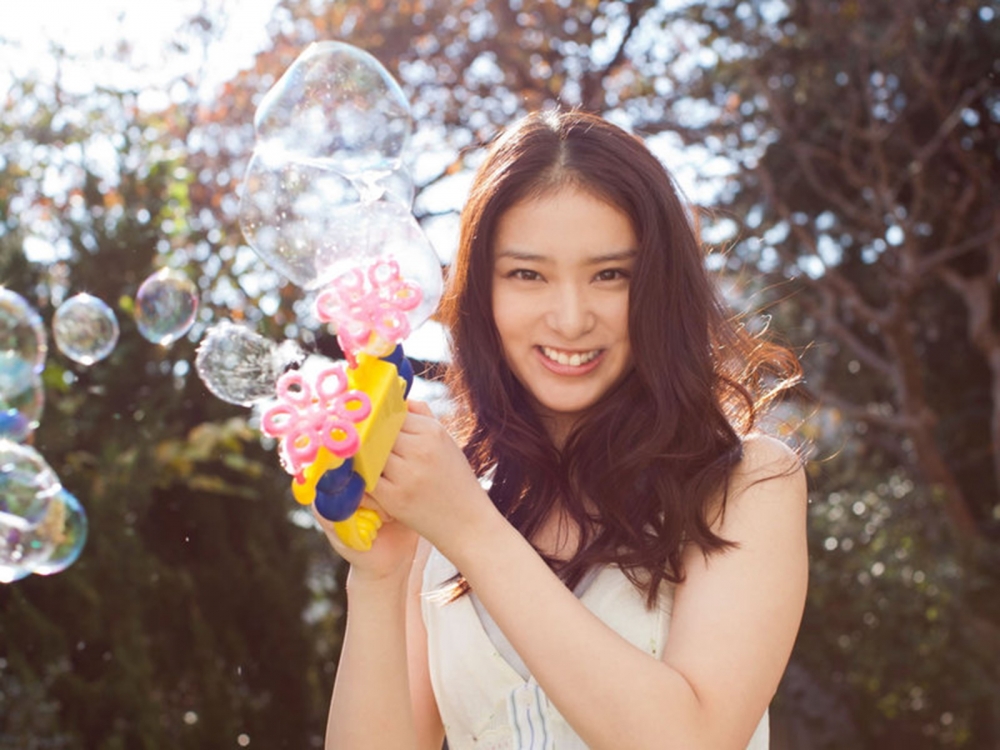 日本美少女武井咲电脑桌面壁纸
