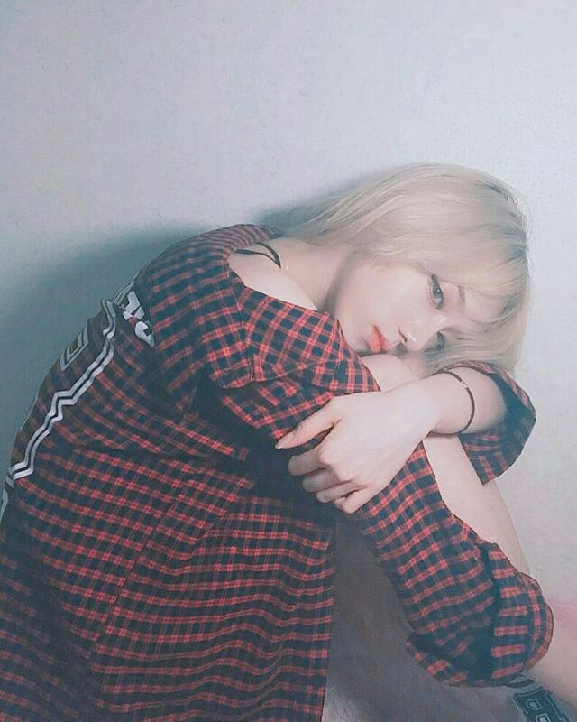 知世俗而不世俗。