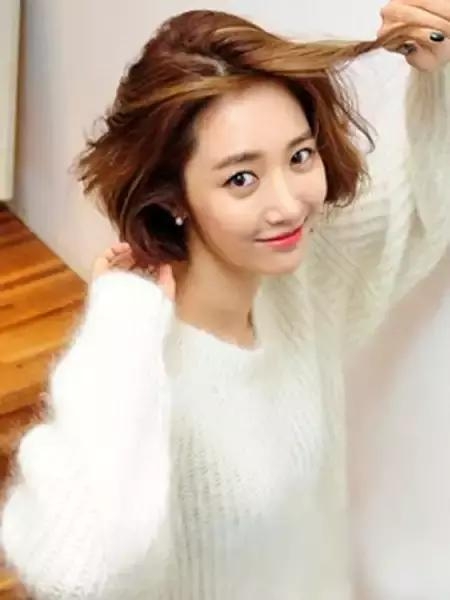 潮女喜爱的韩式短发波波头发型  减龄且修颜