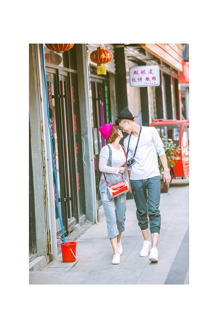 在街头 婚纱照