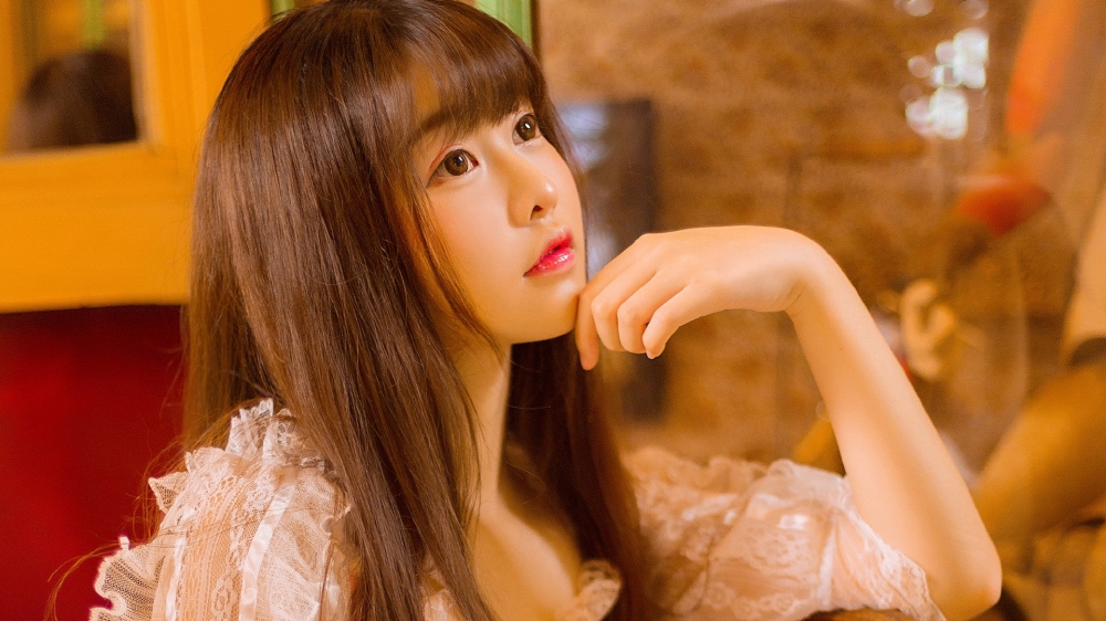 暖心文艺美女