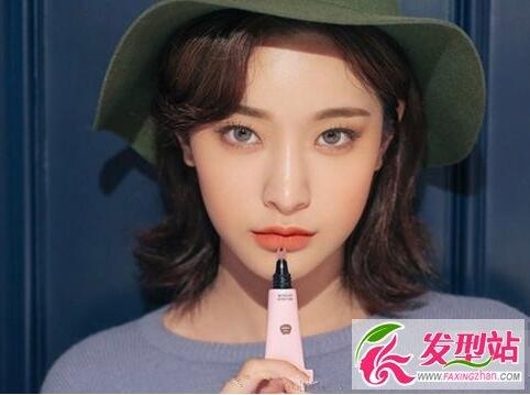 女生流行什么样的卷发  蓬松小卷势头猛！