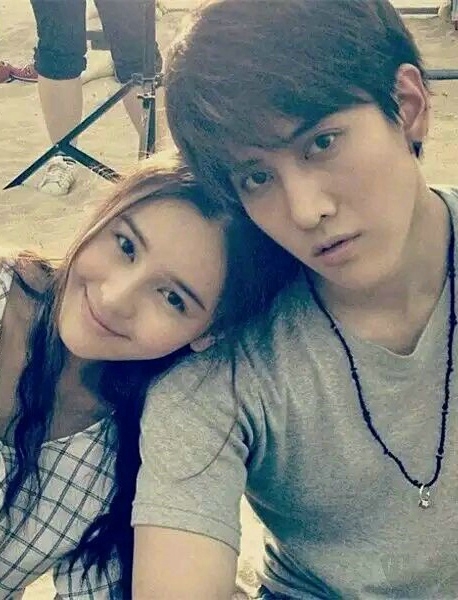 李海娜与帅气男明星唯美合照图片