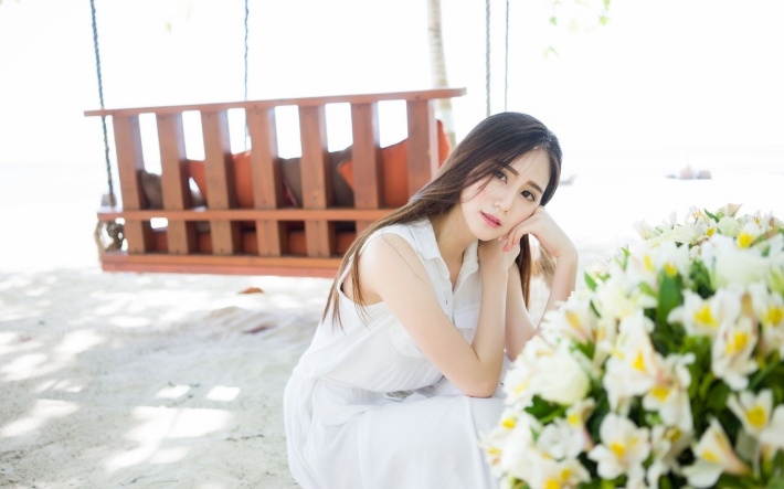 清新白皙美女内衣个人写真桌面壁纸