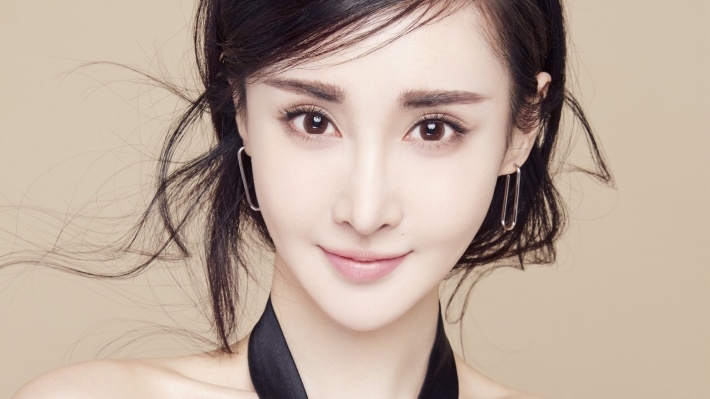 内地女演员王若心性感写真电脑壁纸