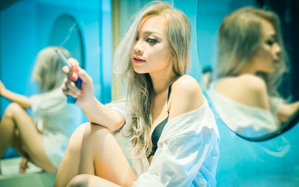 五十度灰火辣内衣美女性感写真壁纸下载