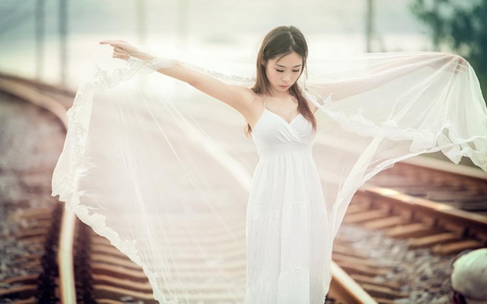 非主流白衣美女高清壁纸