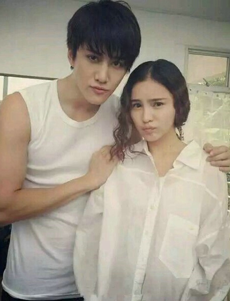 李海娜与帅气男明星唯美合照图片