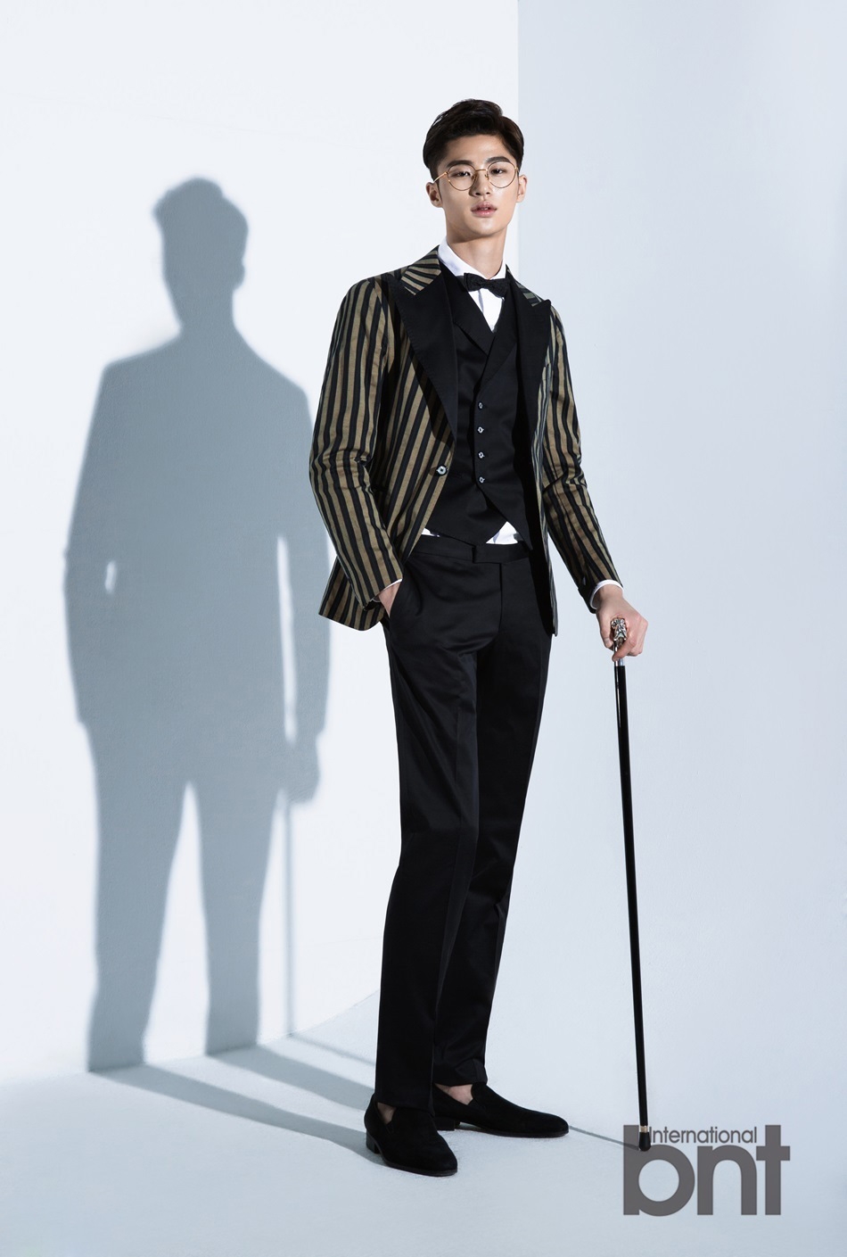卞宇锡花色雅痞魅力男人味写真