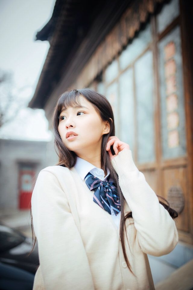 戚蓝尹小清新写真延颈秀项