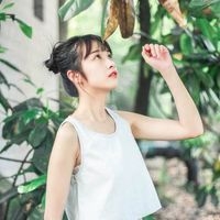 走路一阵风 小清新唯美女生qq头像
