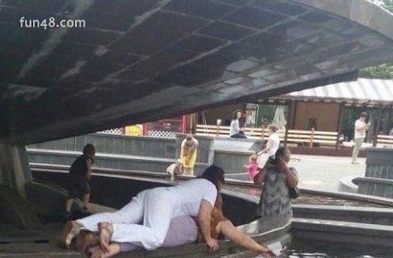 大妈你们这拍照姿势是从哪学的？