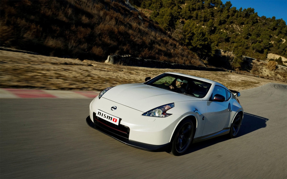 日产370Z Nismo跑车高清壁纸