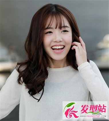 2015流行韩式卷发发型图片 柔美卷发浪漫时尚显气质
