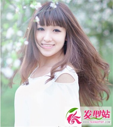 长发女生时尚气质发型图片 展女生清新时尚美