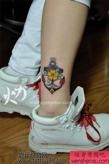 腿部流行好看的铁锚纹身图案