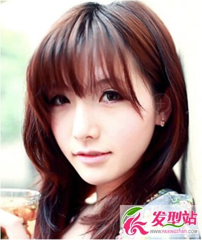 中长发娇美姑娘 开在最美好年纪的精彩
