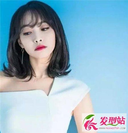 正流行的“美人烫”发型  最新时尚显瘦烫发