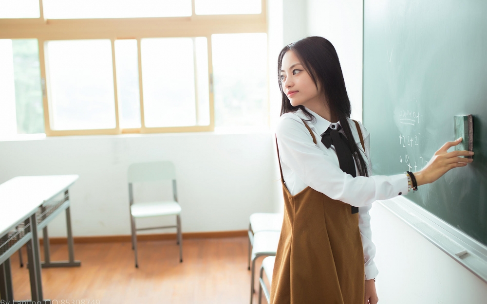 校园可爱美女闺蜜高清宽屏壁纸