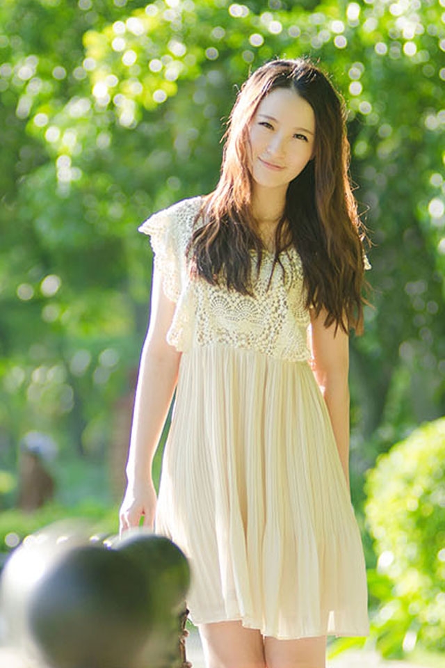 逆光的八月主题系列美女写真高清手机壁纸2下载