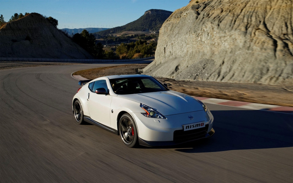日产370Z Nismo跑车高清壁纸