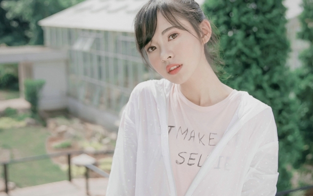 夏日小清新少女户外写真电脑壁纸