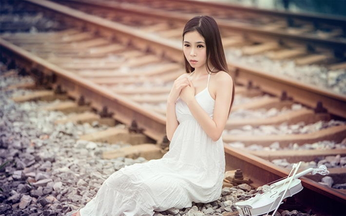 非主流白衣美女高清壁纸