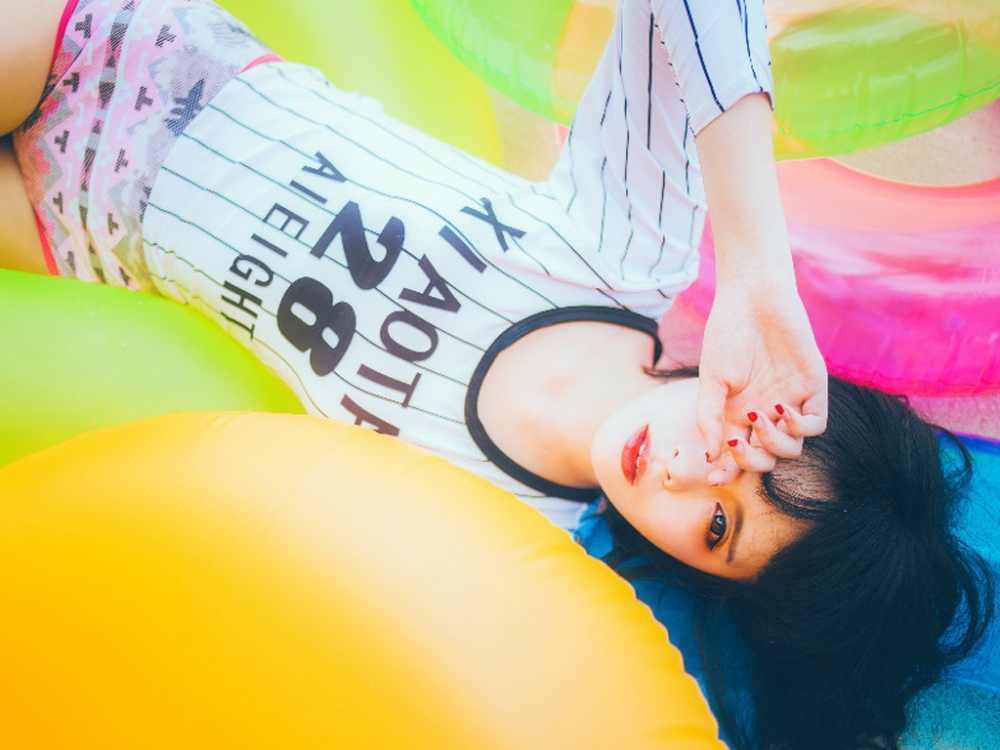 清新泳衣少女写真平板壁纸下载 第一辑