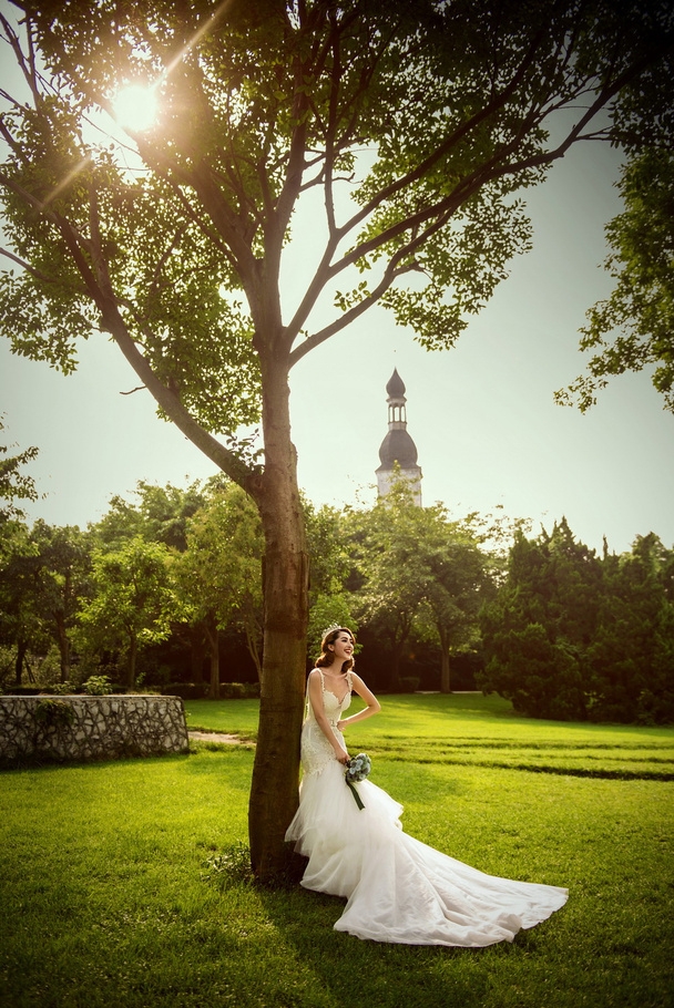 阳光下的婚礼 婚纱照