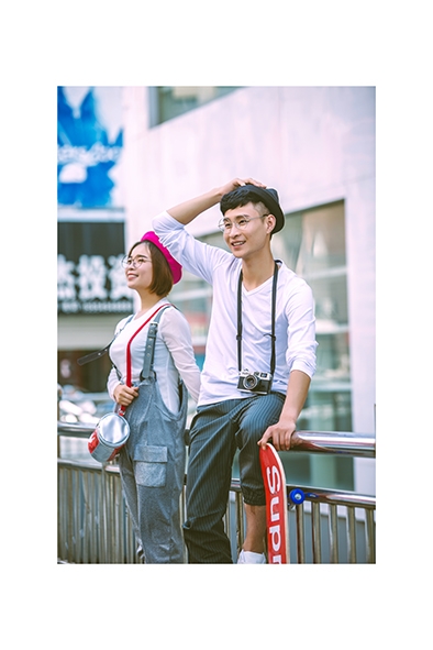 在街头 婚纱照