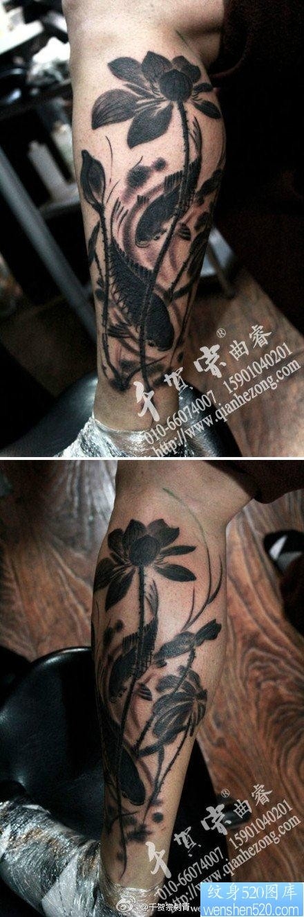 腿部潮流流行的水墨莲花鲤鱼纹身图片