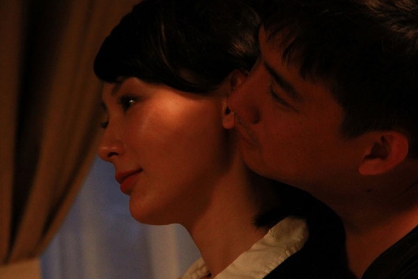 黄磊饰电视剧夫妻那些事 亲密夫妻剧照
