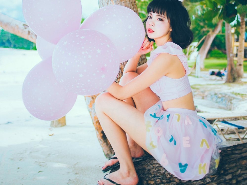 清新泳衣少女写真平板壁纸下载 第一辑