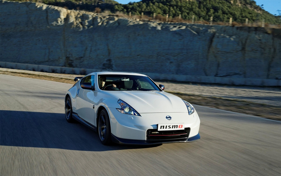 日产370Z Nismo跑车高清壁纸