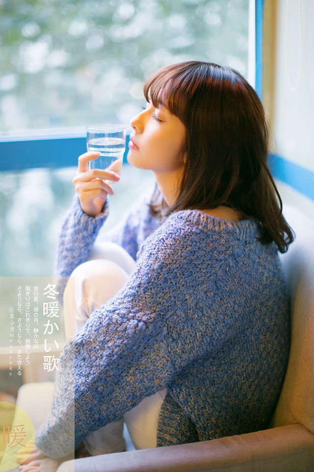 日系文艺长发大眼美女高清手机壁纸下载